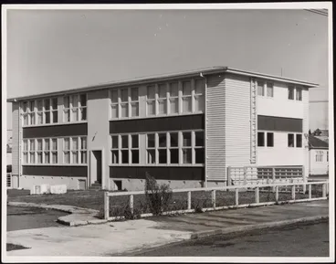 Image: Duplex flats on Hendon Avenue, Mount Albert, 1960
