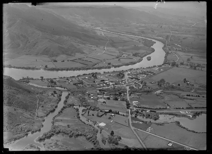 Township of Taupiri, including the Waikato River, (bottom left) Taupiri mountain and the Mangawara river, Waikato