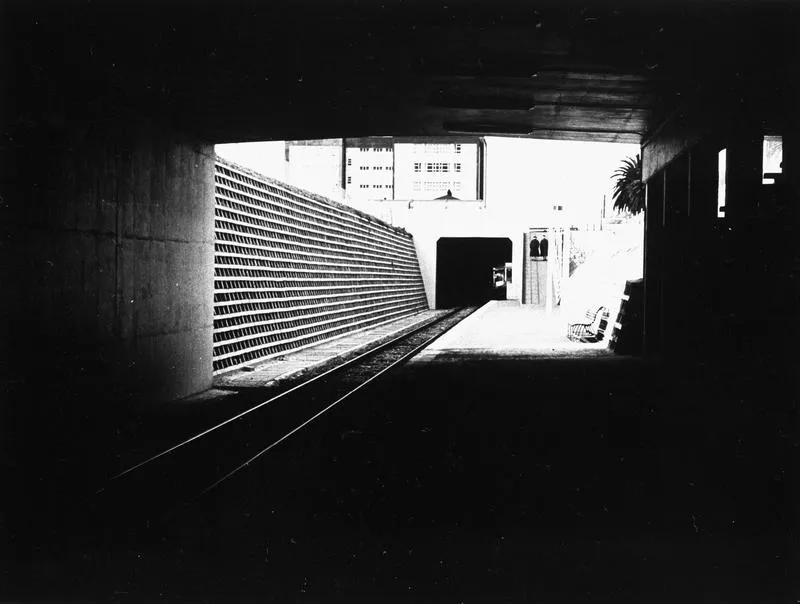Hamilton railway station platform