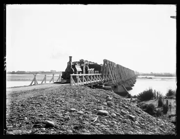 Image: Hokitika Railway Bridge, looking to Hokitika