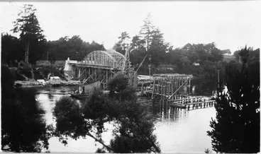 Image: Fairfield Bridge under construction