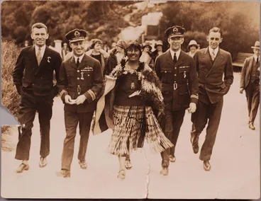 Image: McWilliam, Kingsford-Smith, Guide Bella, Ulun [?] and Lichfield at Whakarewarewa.