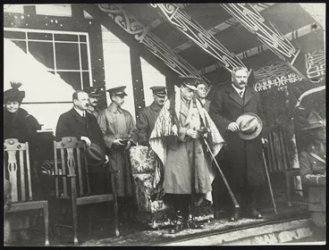 Image: Edward Prince of Wales speaking, Ohinemutu, Rotorua, New Zealand