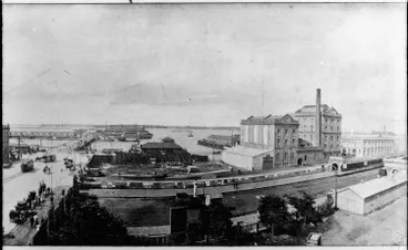 Image: Auckland Railway Station and Waterfront, 1905