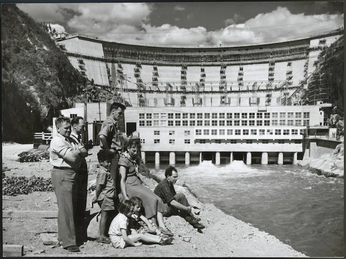 Maraetai arch dam and powerhouse, Waikato River