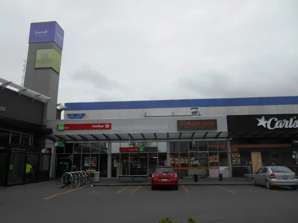 Exterior shops at Bush Inn Centre