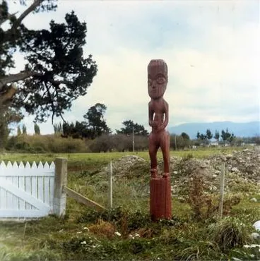 Image: Papawai whakapakoko: Photograph