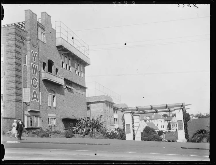 Entrance to Myers Park, Auckland Central, 1928
