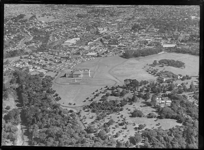 Auckland War Memorial Museum and Domain