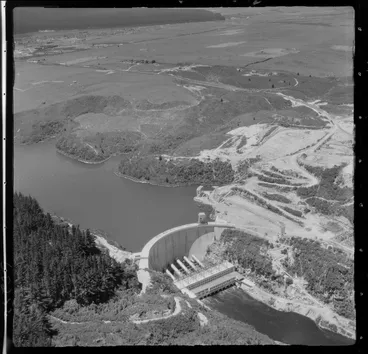 Image: Maraetai hydro-electric power station, Mangakino, Waikato River