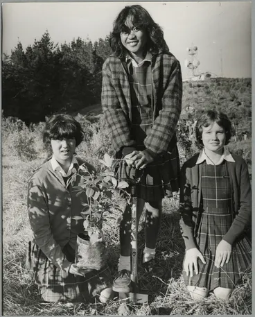 Arbor Day tree planting at Elizabeth Park Image: Arbor Day tree planting at Elizabeth Park
