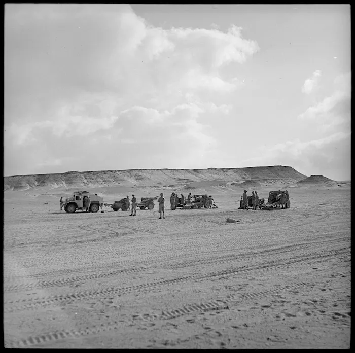 4 Fd Regt at practice shoot, Egypt