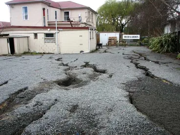 Lateral spreading Image: Lateral spreading