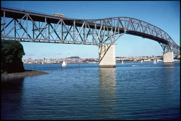 Image: Auckland Harbour Bridge, 1967