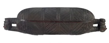 Image: Wakahuia (treasure box)