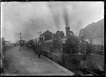 Image: "Ww" class steam locomotive No 678, which was used for the Royal visit of 1920