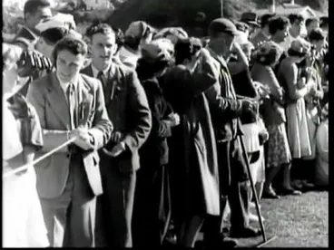 Image: Weekly Review No. 400 (1949)