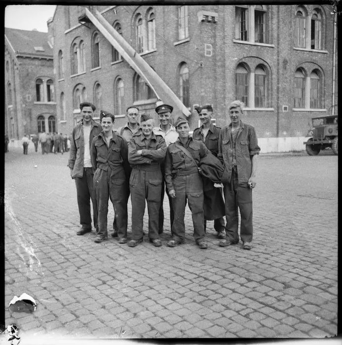 New Zealand ex-prisoners of war - Photograph taken by Lee Hill