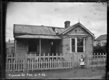 Image: Fire damaged house, Richmond Street, Petone