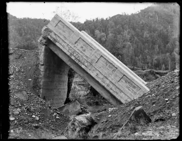Image: Doctors Creek Bridge, Murchison Earthquake, 1929
