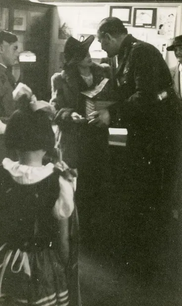 Image: Governor General, Lieutenant-General Sir Bernard Cyril Freyberg, Opening of exhibition of gifts from Polish soldiers