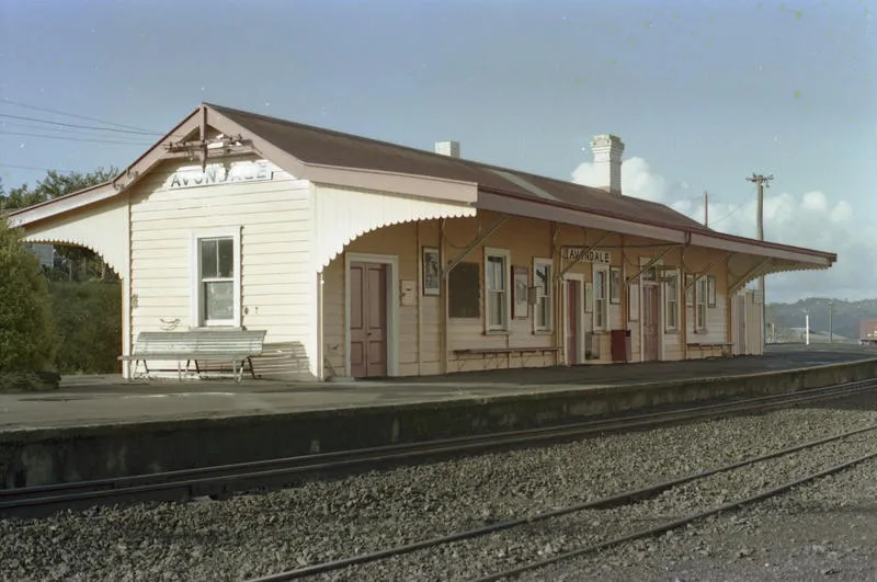 Photograph of Avondale railway station