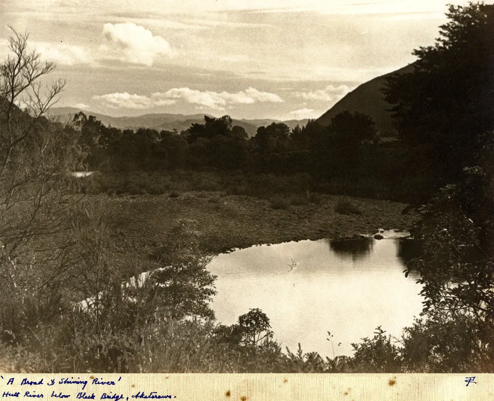 Te Awa Kairangi / Hutt River below Black Bridge, Birchville.
