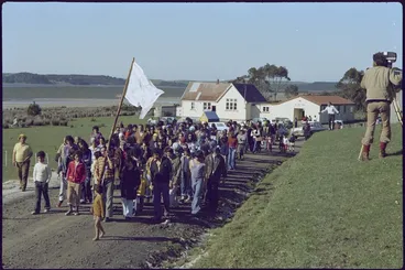 Image: Participants in Māori Land March leaving Te Reo Mihi Marae, Te Hāpua