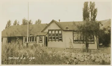 Earthquake damage, Tangoio Native School, Hawke's Bay Image: Earthquake damage, Tangoio Native School, Hawke's Bay
