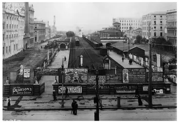 Image: Auckland's Queen Street Railway Station (1904)