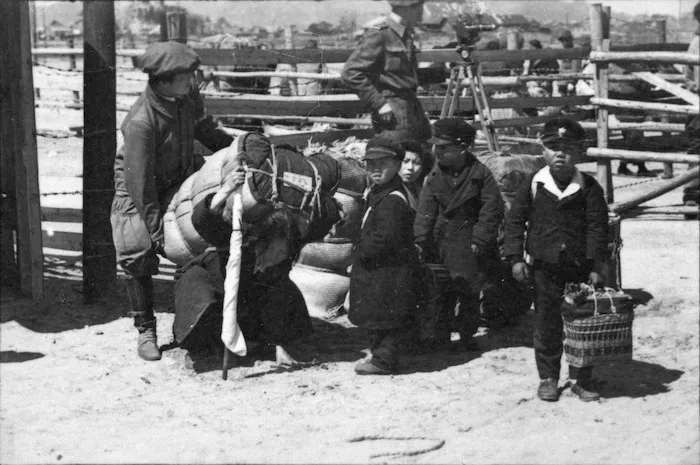 Korean children and New Zealand soldier