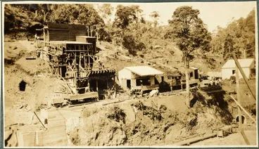 Image: Huia Dam crushing plant, 1928