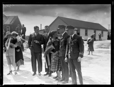 Image: Crew of the Southern Cross and Guide Bella, Whakarewarewa, 1928