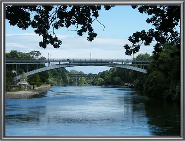 Image: Victoria and Claudelands Bridges
