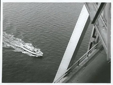 Police Launch "Deodar" under Auckland Harbour Bridge Image: Police Launch "Deodar" under Auckland Harbour Bridge