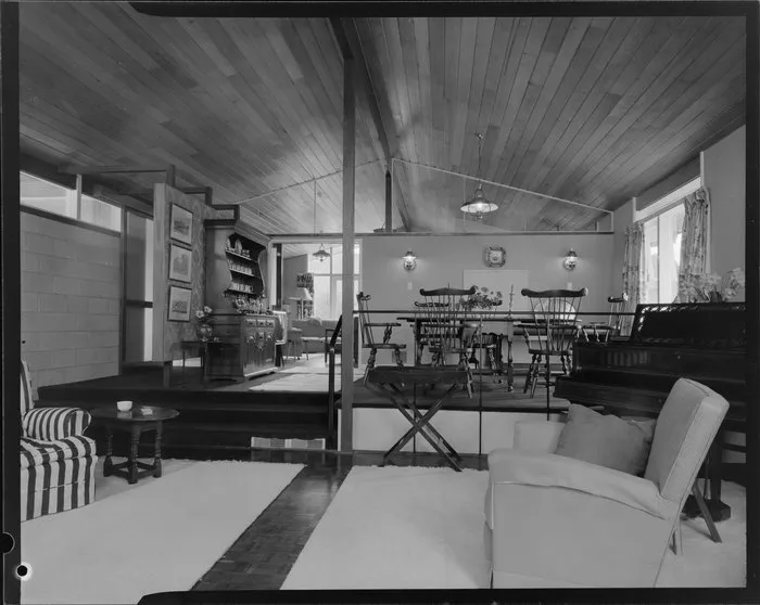King house, interior, mezzanine