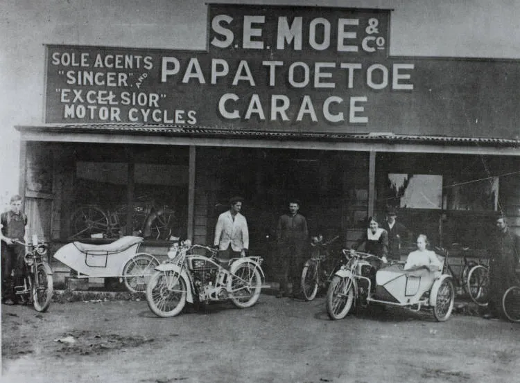Bert Moe's garage, Papatoetoe, ca 1916.