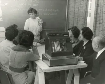 Image: Hazelwoods decimal currency training class, 1967