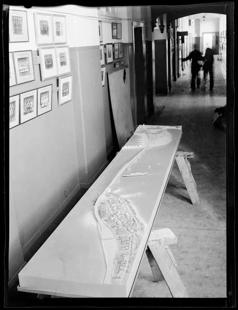 Auckland Harbour Bridge model, Auckland Town Hall