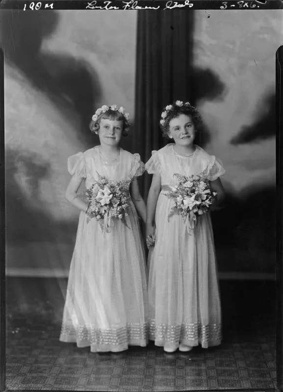Luxton, Flower Girls