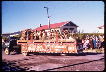 Image: Cavalcade of Progress parade celebrating the opening of the Harbour Bridge, 1959