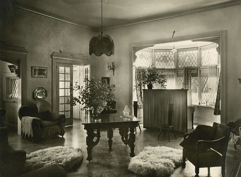 Murdoch house 6; east end; the drawing room.
