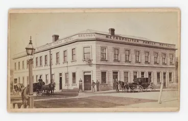 Image: Osgood's Metropolitan Family Hotel