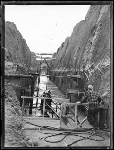 Image: Maraetai Hydroelectric Power Station construction, 1951