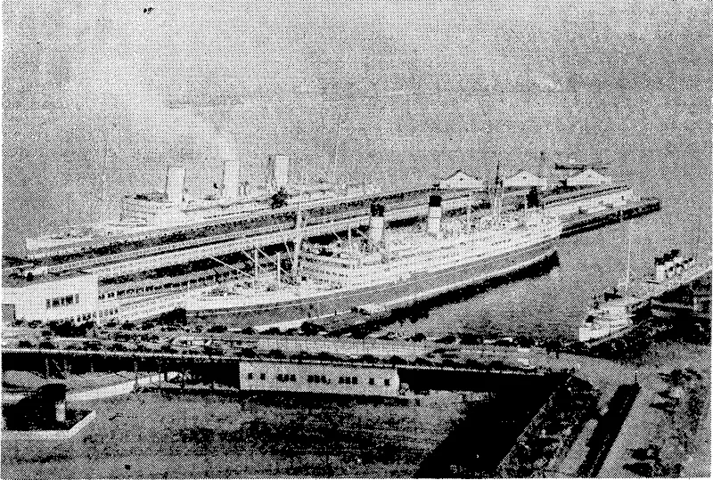 Vancouver, western limit of their Majesties' tour. A view showing- the Empress of Japan, the Aorangi, and the Princess Joan at the docks. (Evening Post, 04 March 1939)