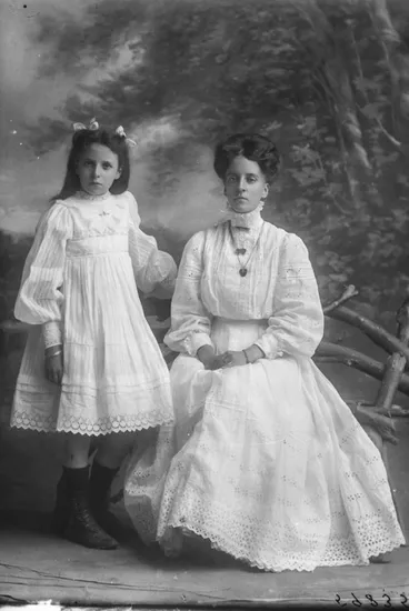 Image: Wills group, 1910