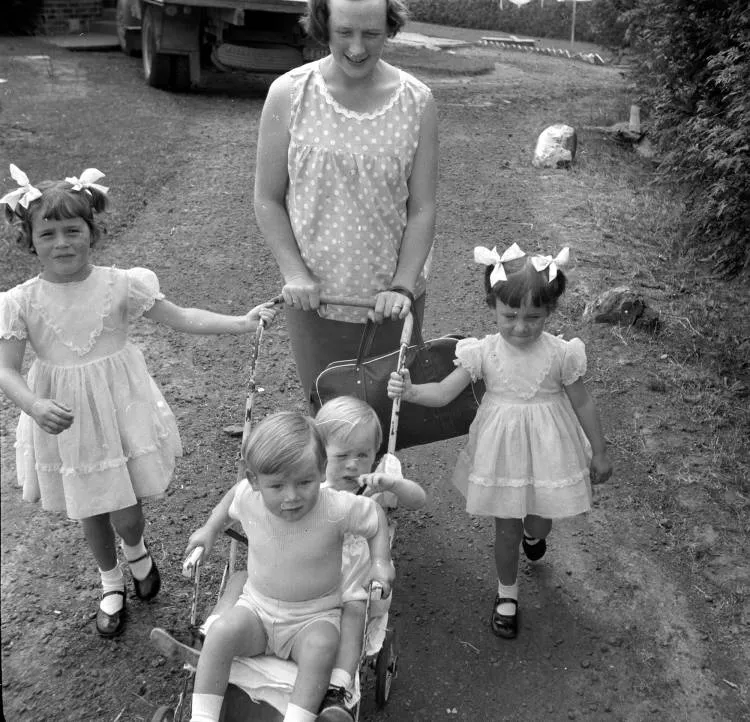 June Raw with her children, 1959