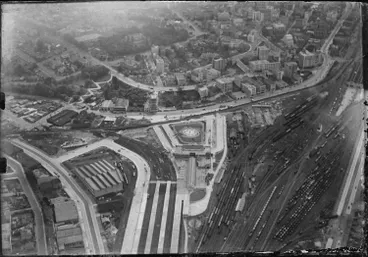 Image: Auckland Railway Station from the air, 1930