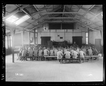 Image: A bookkeeping class at the New Zealand Convalescent Hospital in Hornchurch, England, World War I