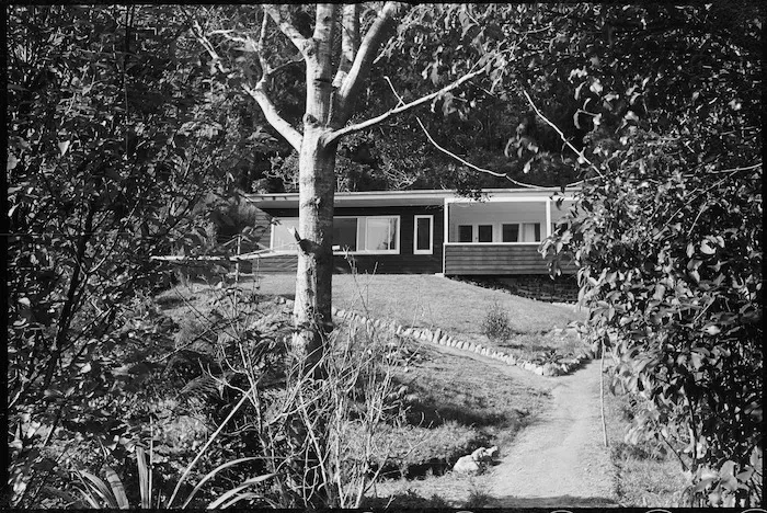 House at Pinehaven, designed by Charles Fearnley